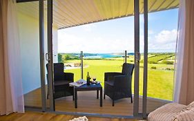 The Pickwick Inn & Oliver'S Restaurant